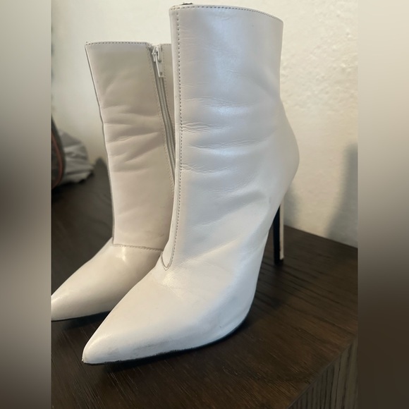 Tony Bianco white bootie - Picture 2 of 9